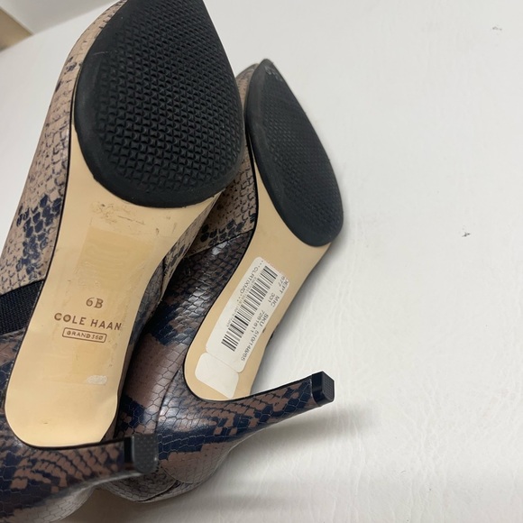 Cole Hann Grand Ambition snake print ankle boots size 6 upper embossed leather - Picture 5 of 7